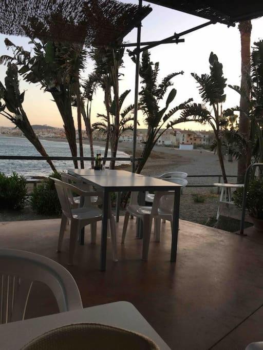 Superbe Appartement Avec Piscine A 800M De La Mer Bahia de Casares Exterior foto